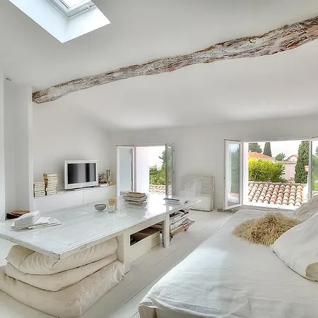 Apartment Le Cocon En Plein Centre Du Village Medieval De Vue Mougins