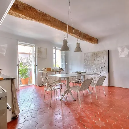 Apartment Le Cocon En Plein Centre Du Village Medieval De Vue Mougins