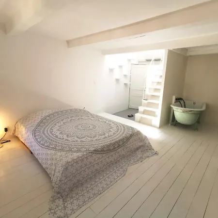 Apartment Le Cocon En Plein Centre Du Village Medieval De Vue Mougins